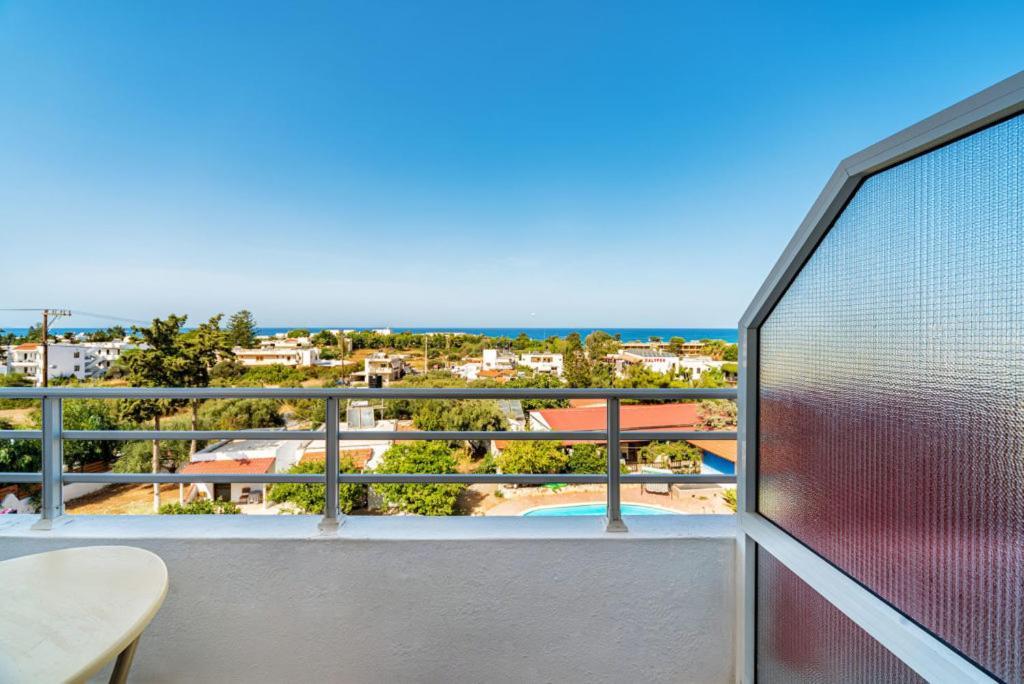 Harmony Hotel & Studio Малиа Экстерьер фото