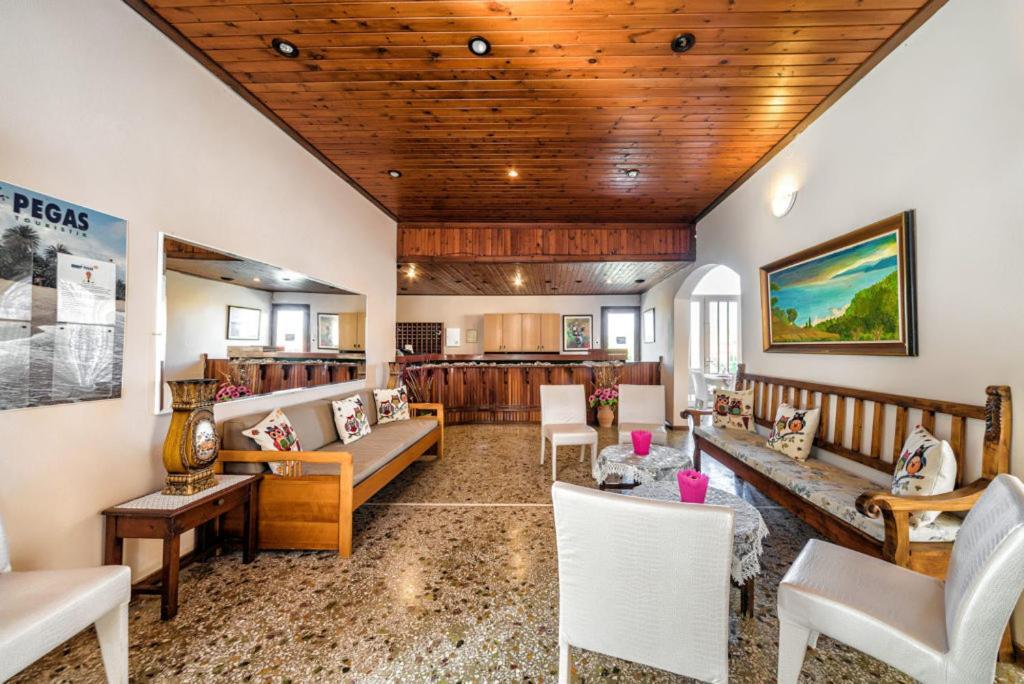 Harmony Hotel & Studio Малиа Экстерьер фото